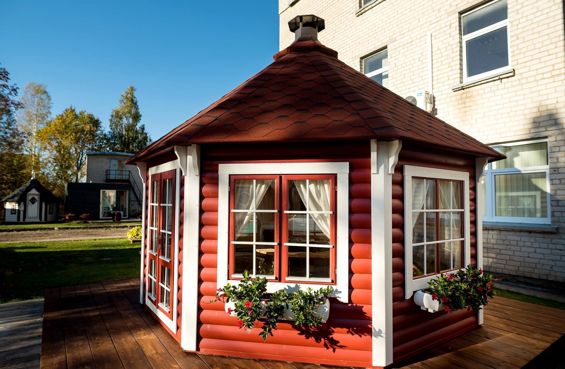pavilion-14.9-with-big-windows-7-1-scaled-2.jpg